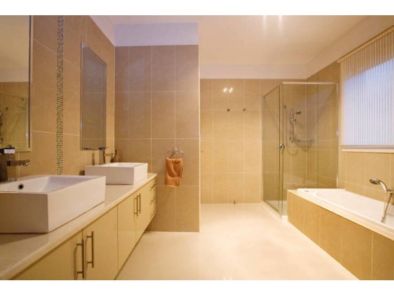 25 The Avenue, Caroline Springs VIC 3023