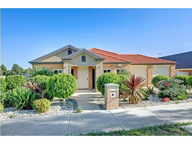 26 Woodburn Avenue, Cairnlea VIC 3023