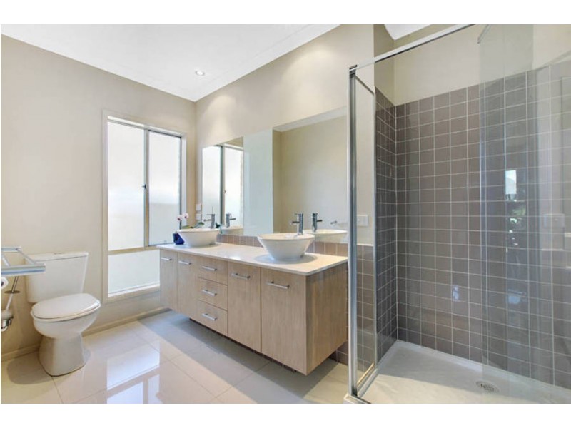 26 Woodburn Avenue, Cairnlea VIC 3023