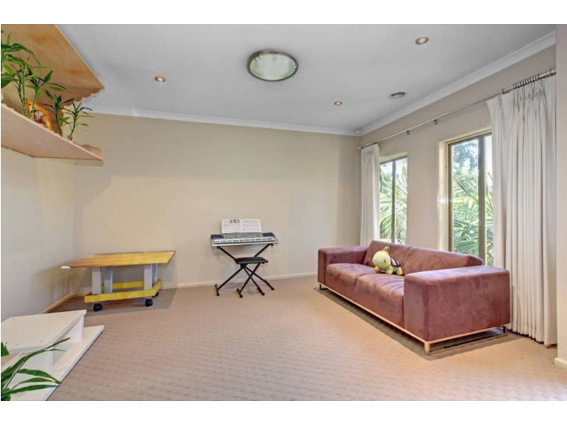 26 Woodburn Avenue, Cairnlea VIC 3023