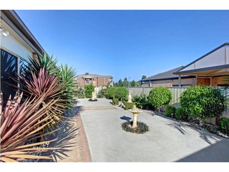 26 Woodburn Avenue, Cairnlea VIC 3023