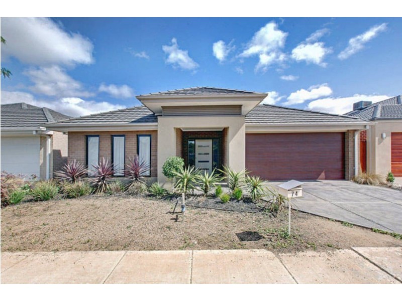 74 Lawson Way, Caroline Springs VIC 3023