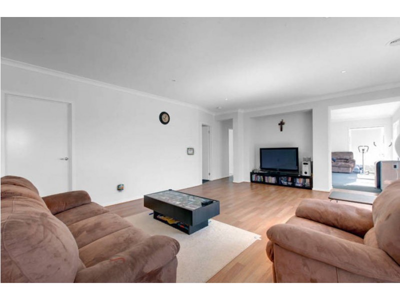 74 Lawson Way, Caroline Springs VIC 3023