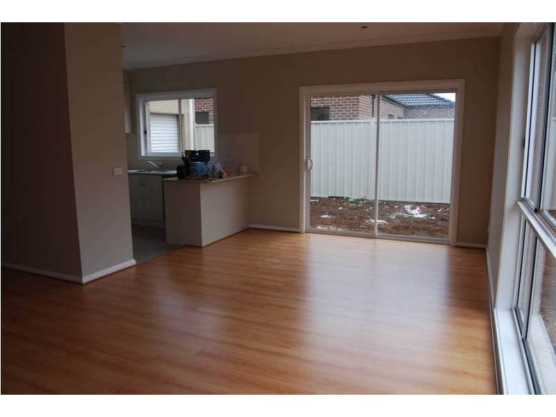 3 Hawksbury Green, Caroline Springs VIC 3023