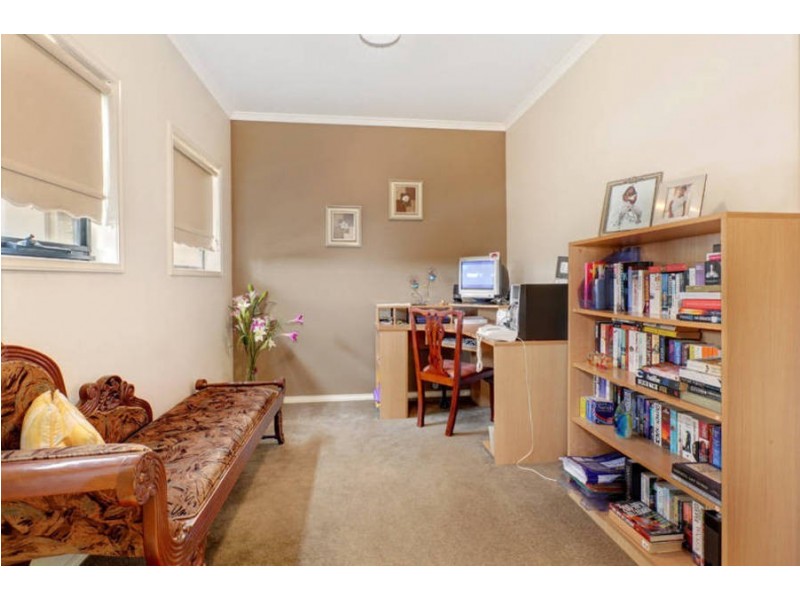 20 Westerfold Terrace, Caroline Springs VIC 3023