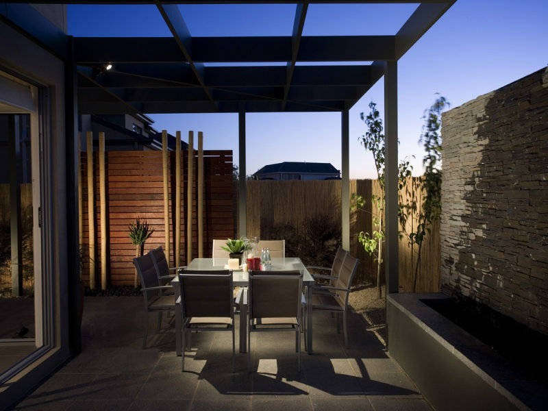 8 Lauriston Quay, Caroline Springs VIC 3023