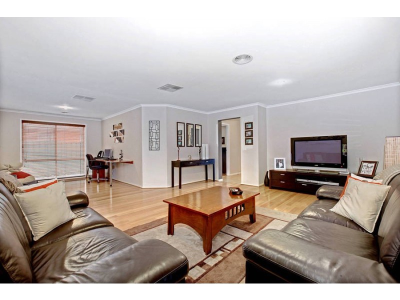 12 Perkins Grove, Burnside VIC 3023