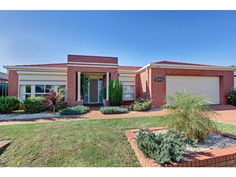 240 Westwood Drive, Burnside VIC 3023
