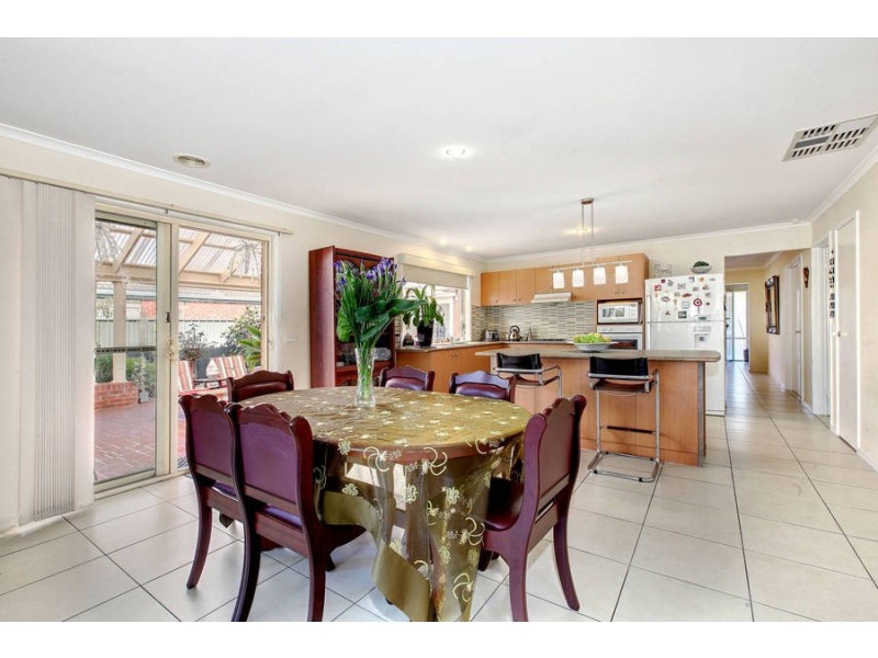240 Westwood Drive, Burnside VIC 3023