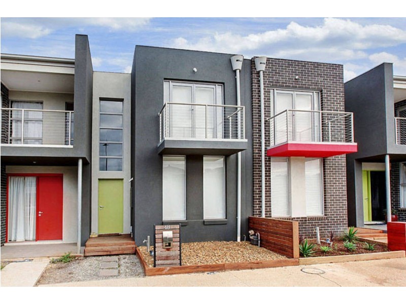 48 Broadway, Caroline Springs VIC 3023