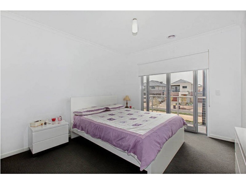 48 Broadway, Caroline Springs VIC 3023