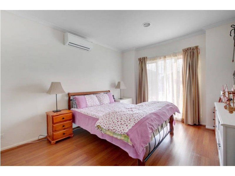 4 Elsternwick Street, Caroline Springs VIC 3023