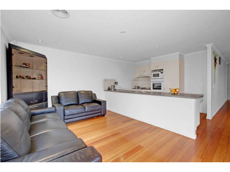 3 Insley Way, Caroline Springs VIC 3023