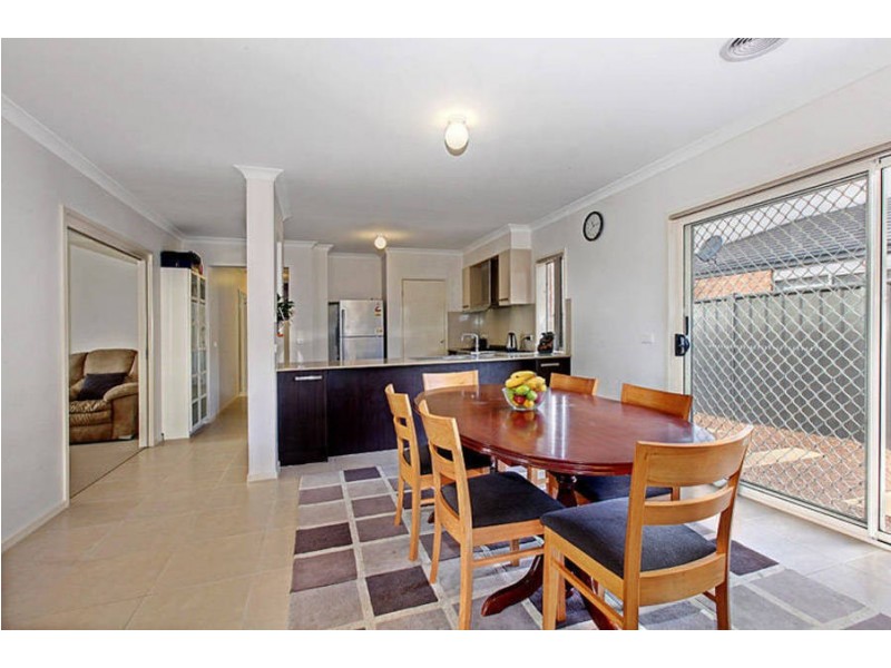 8 Pioneer Drive, Deer Park VIC 3023