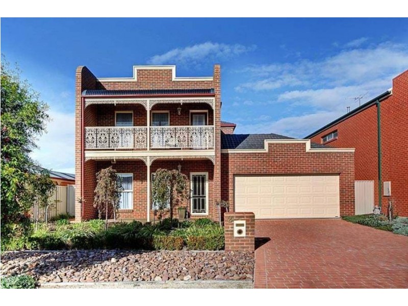 2 Ordsall Close, Caroline Springs VIC 3023