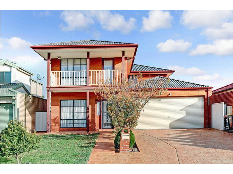 13 Holmes Way, Caroline Springs VIC 3023