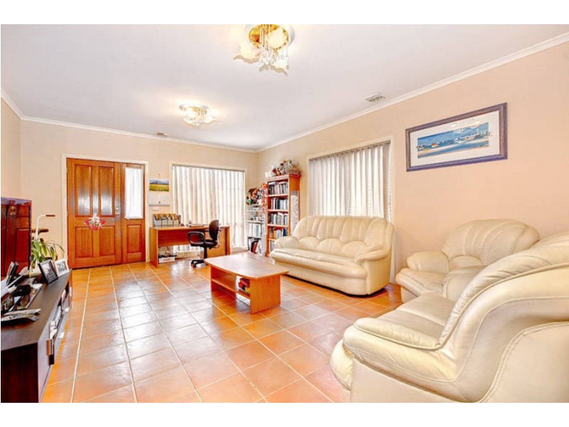 13 Holmes Way, Caroline Springs VIC 3023