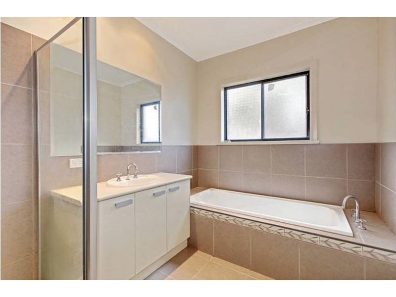 13 Waterside Drive, Burnside Heights VIC 3023