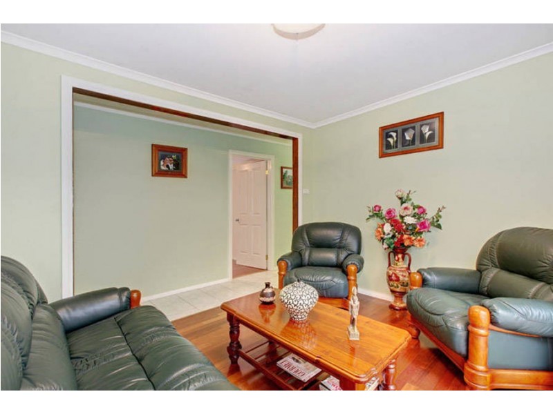 18 Wavertree Avenue, Caroline Springs VIC 3023