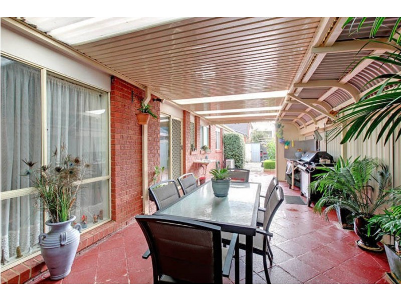 18 Wavertree Avenue, Caroline Springs VIC 3023