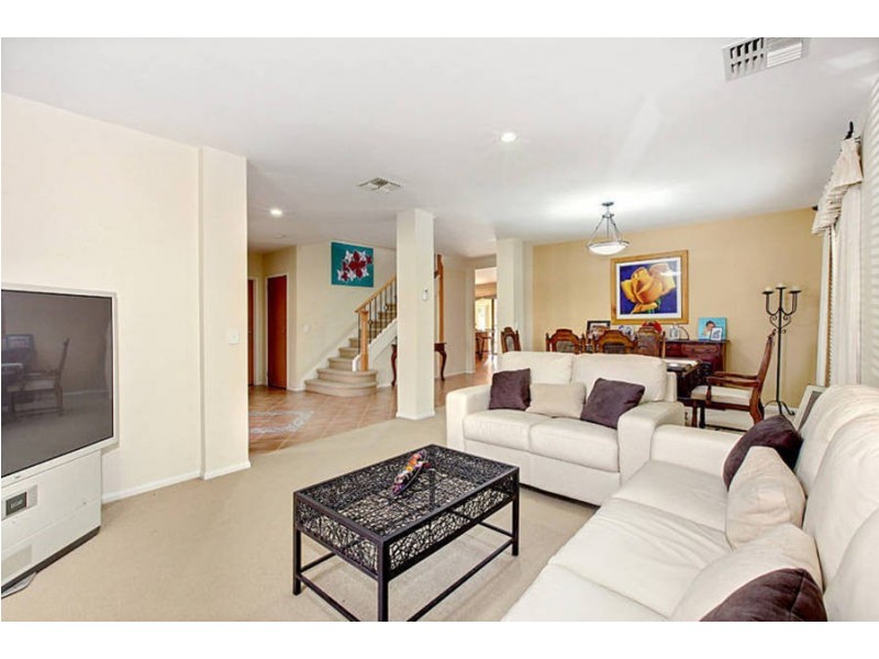 15 Blakeville Drive, Caroline Springs VIC 3023