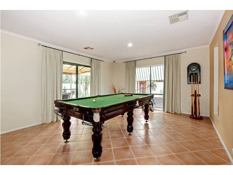 15 Blakeville Drive, Caroline Springs VIC 3023