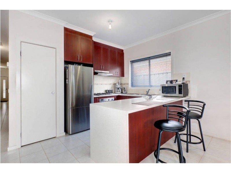 13 Calthorpe Green, Caroline Springs VIC 3023