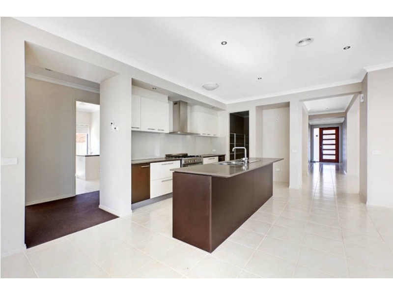 7 Peppertree Court, Caroline Springs VIC 3023