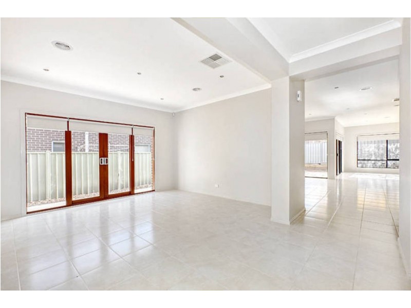 7 Peppertree Court, Caroline Springs VIC 3023