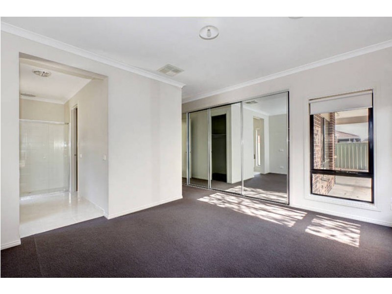 7 Peppertree Court, Caroline Springs VIC 3023