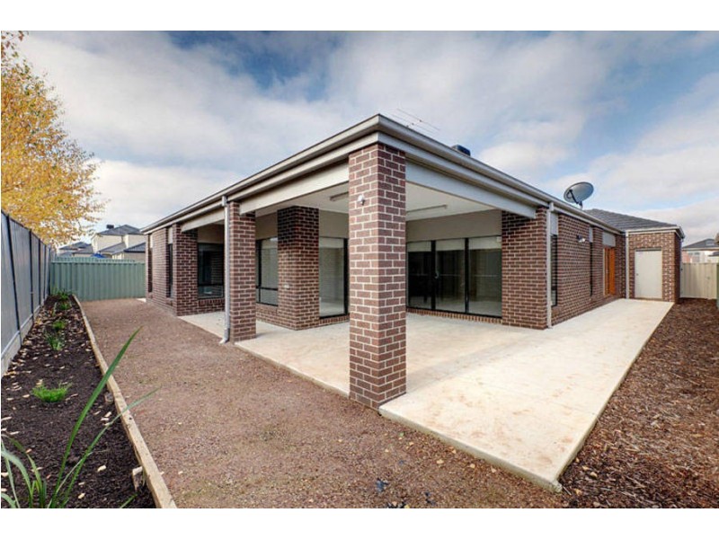 7 Peppertree Court, Caroline Springs VIC 3023
