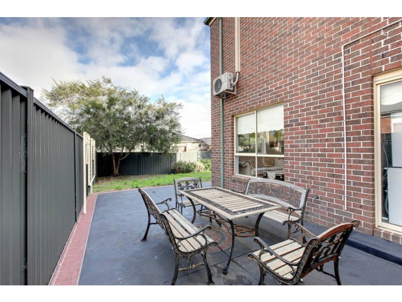 23 Dickerson Way, Caroline Springs VIC 3023
