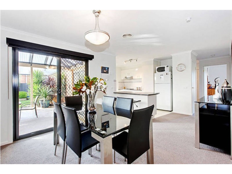 7 Strutt Place, Caroline Springs VIC 3023