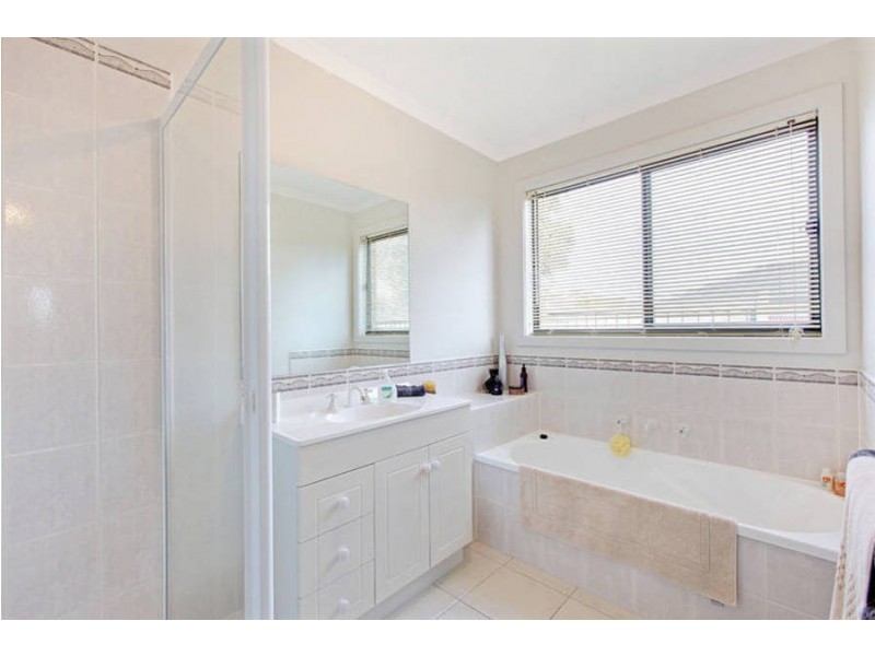 7 Strutt Place, Caroline Springs VIC 3023