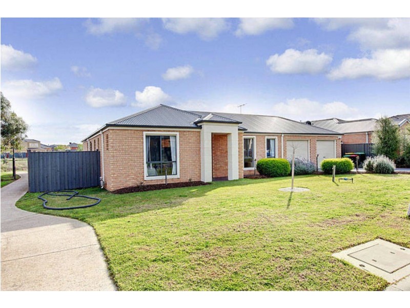 7 Strutt Place, Caroline Springs VIC 3023