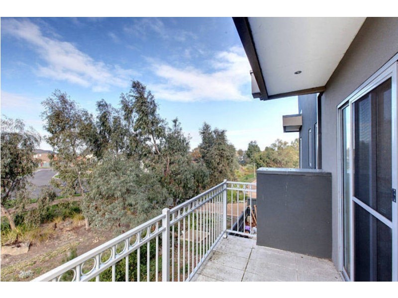 7/1 Dargi Greeen, Caroline Springs VIC 3023