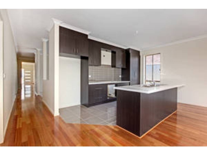 39 Arroyo Place, Caroline Springs VIC 3023