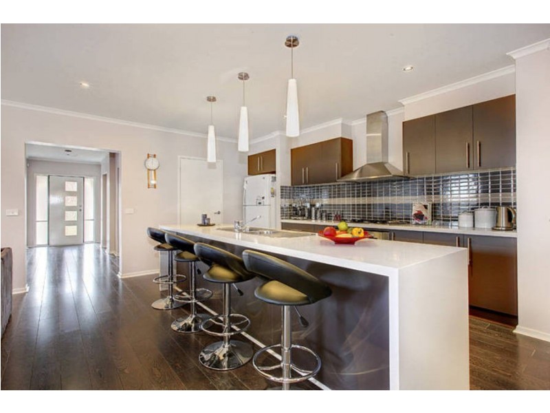 52 Barringo Way, Caroline Springs VIC 3023