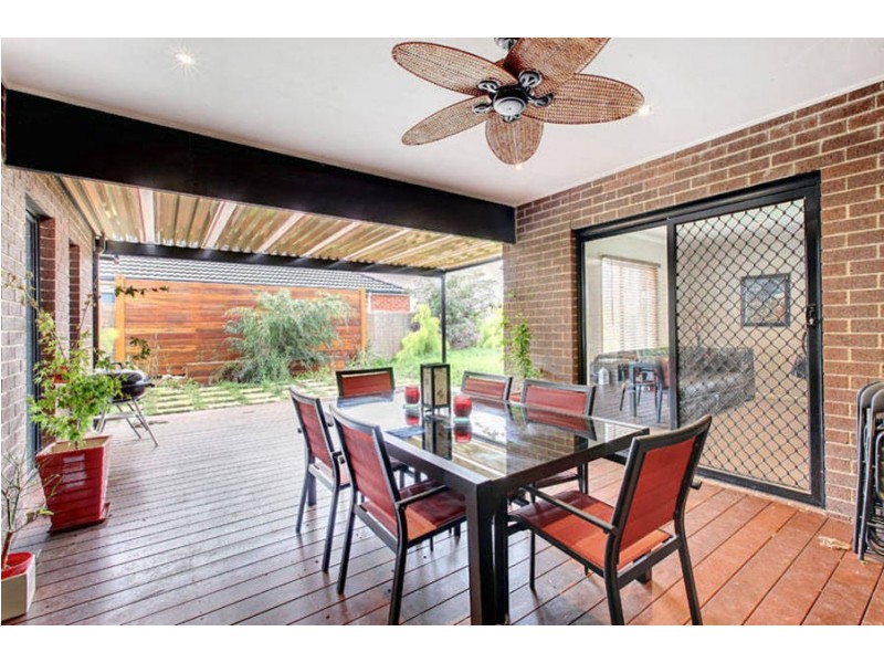 52 Barringo Way, Caroline Springs VIC 3023