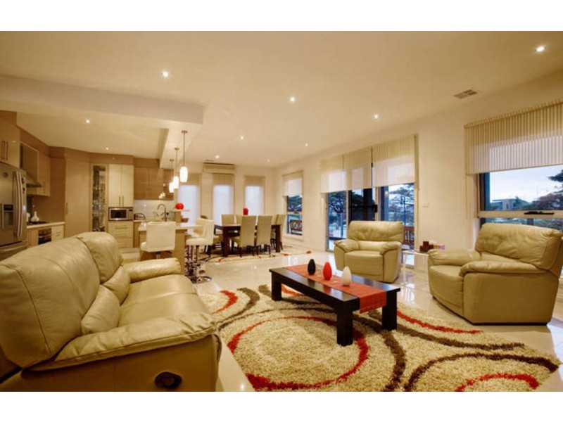 25 The Avenue, Caroline Springs VIC 3023