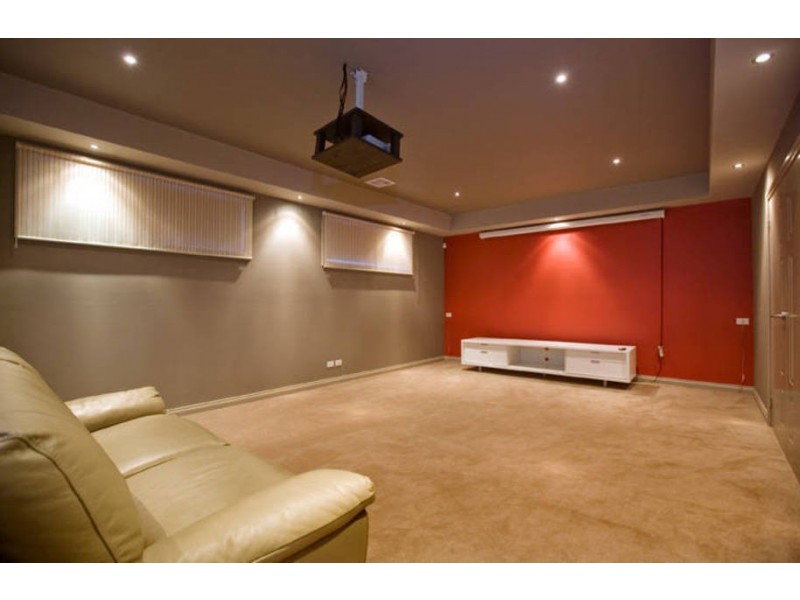 25 The Avenue, Caroline Springs VIC 3023