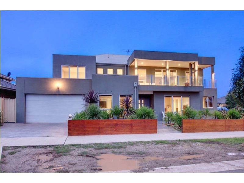 25 The Avenue, Caroline Springs VIC 3023
