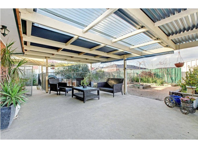 8 Stoneman Turn, Caroline Springs VIC 3023