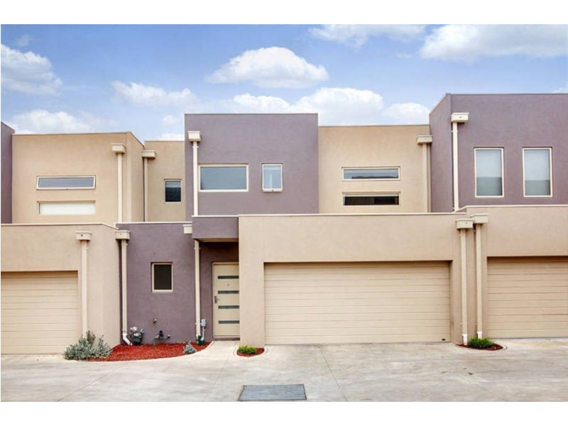 4 Cranwell Square, Caroline Springs VIC 3023