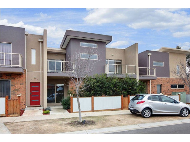 4 Cranwell Square, Caroline Springs VIC 3023