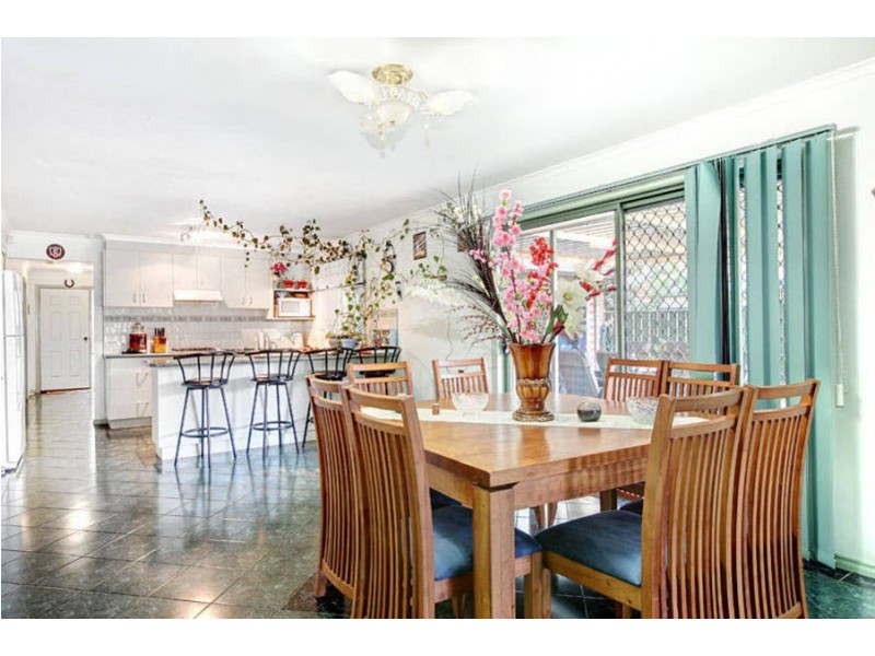 5 Cuthbert Place, Burnside VIC 3023