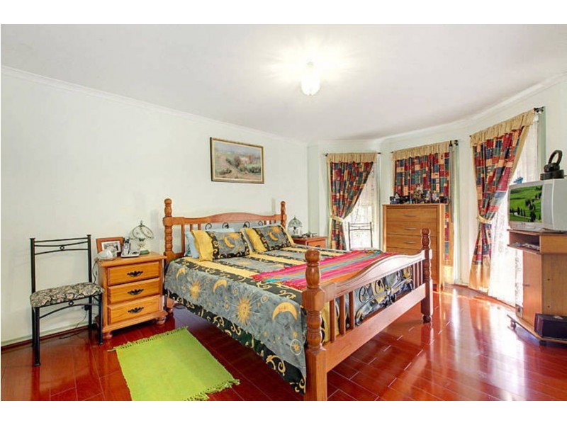 5 Cuthbert Place, Burnside VIC 3023