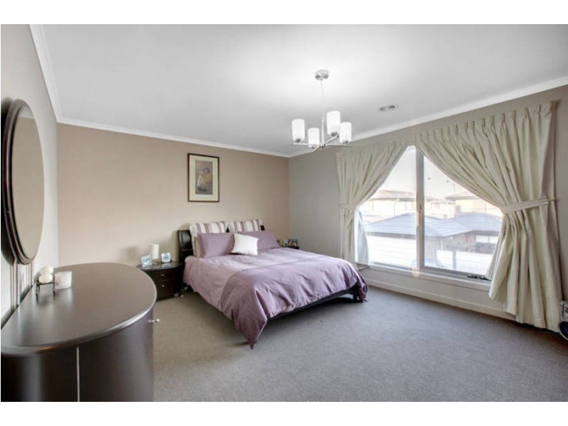7 Worthwent Lane, Caroline Springs VIC 3023