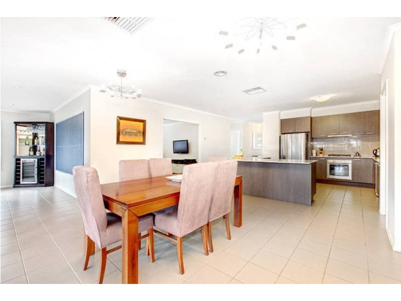 14 Langbourne Way, Burnside Heights VIC 3023