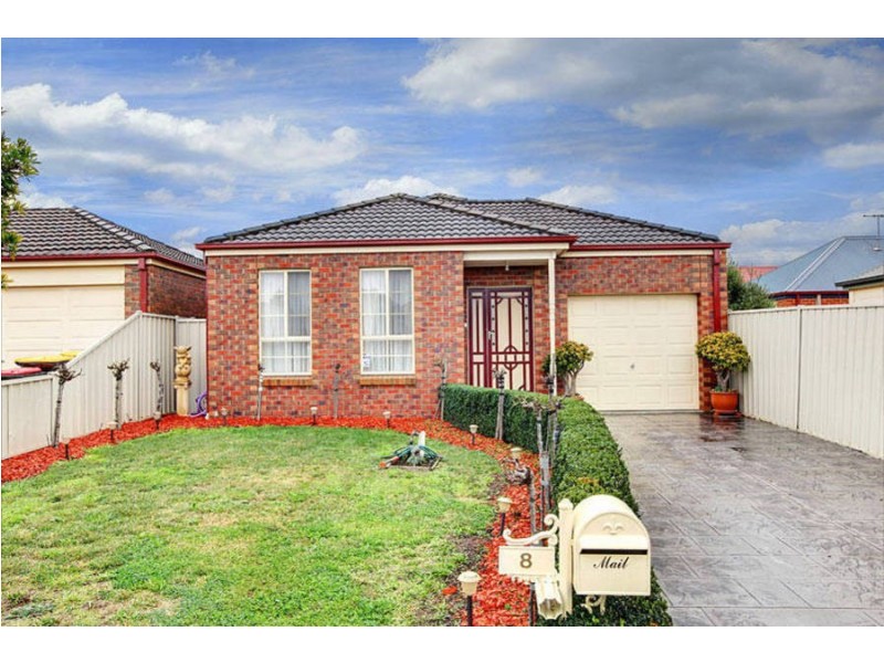 8 Innes Place, Caroline Springs VIC 3023